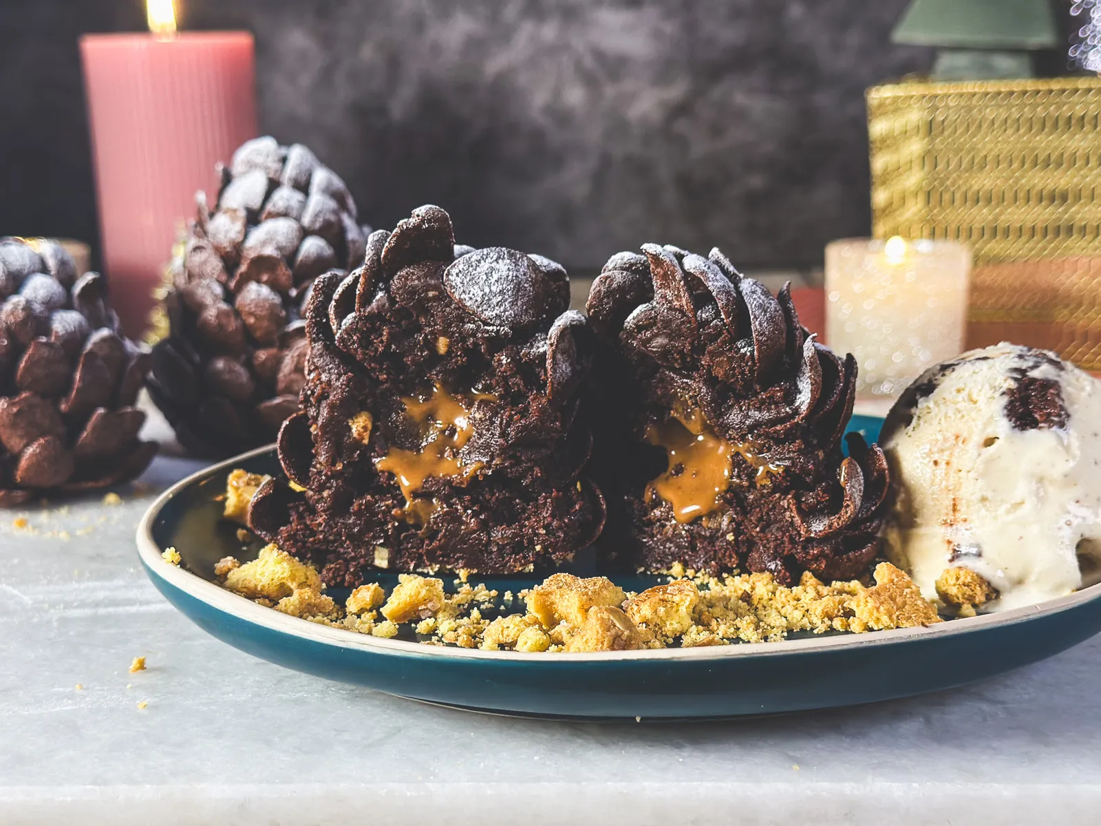 Kerstdessert recept brownie dennenappels!